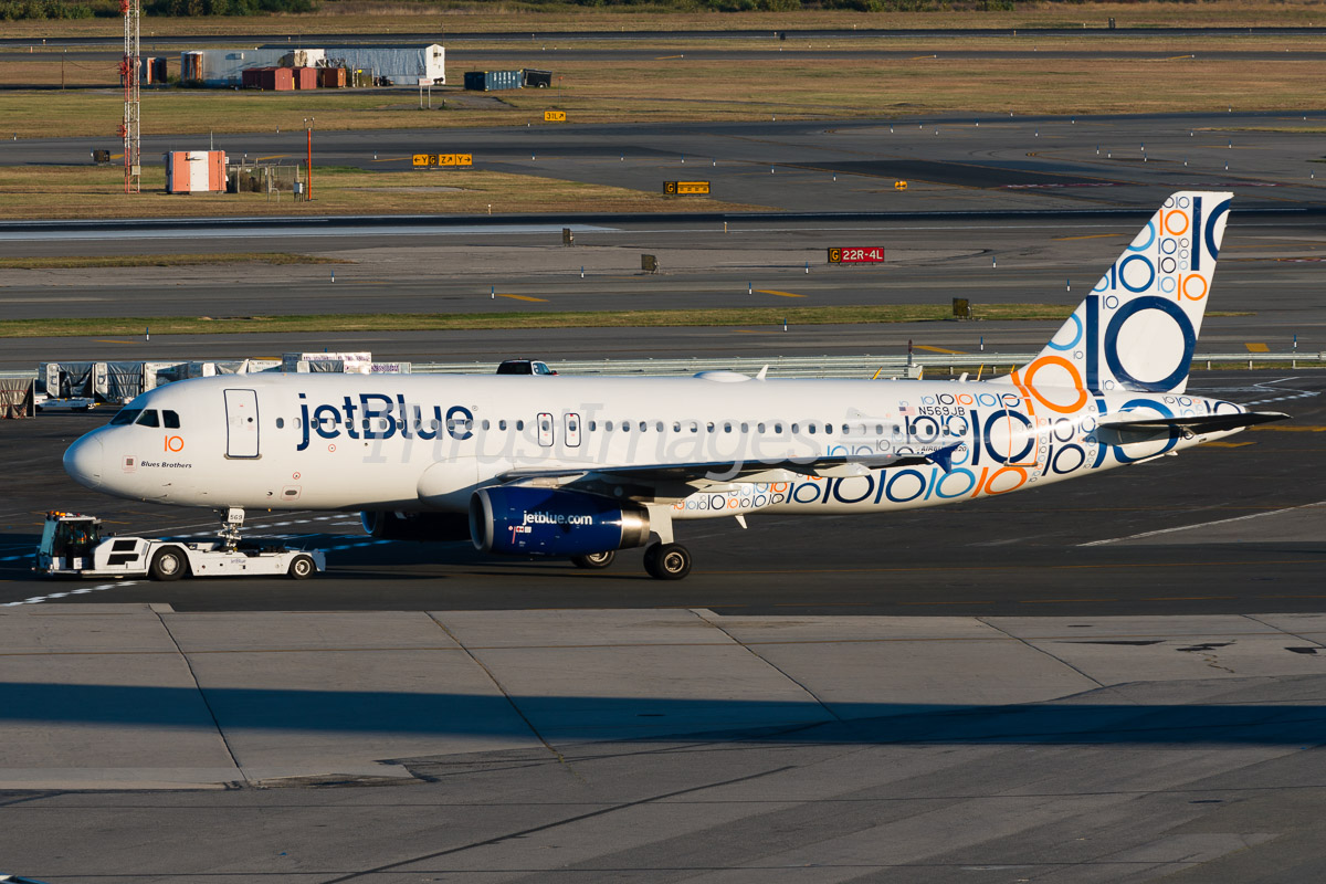 Airbus A320-232 N569JB (cn 2075) "Blues Brothers"